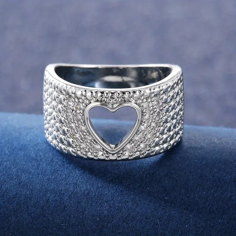 Anillo vintage de plata con corazón hueco