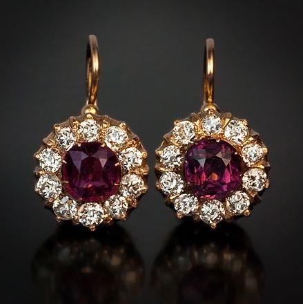 Pendientes vintage redondos de color rojo brillante