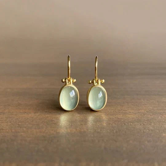 Pendientes vintage con piedra lunar verde