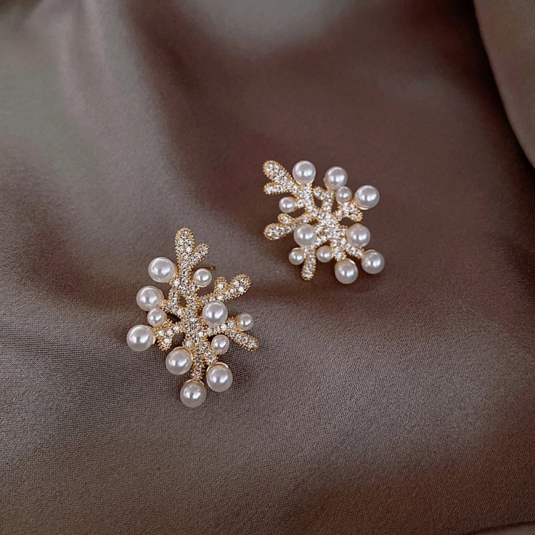 Pendientes de perlas de coral marino