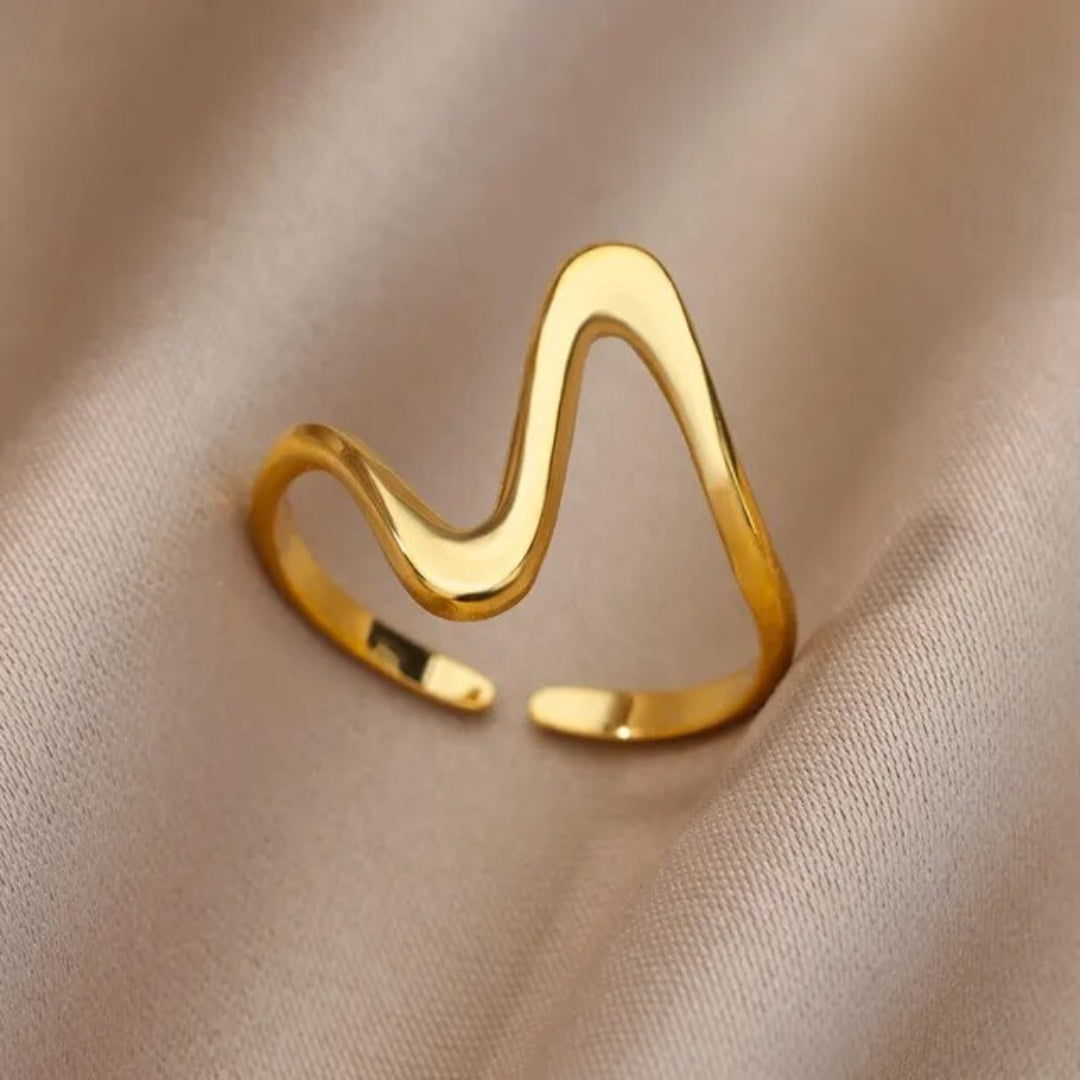 Anillo dorado irregular
