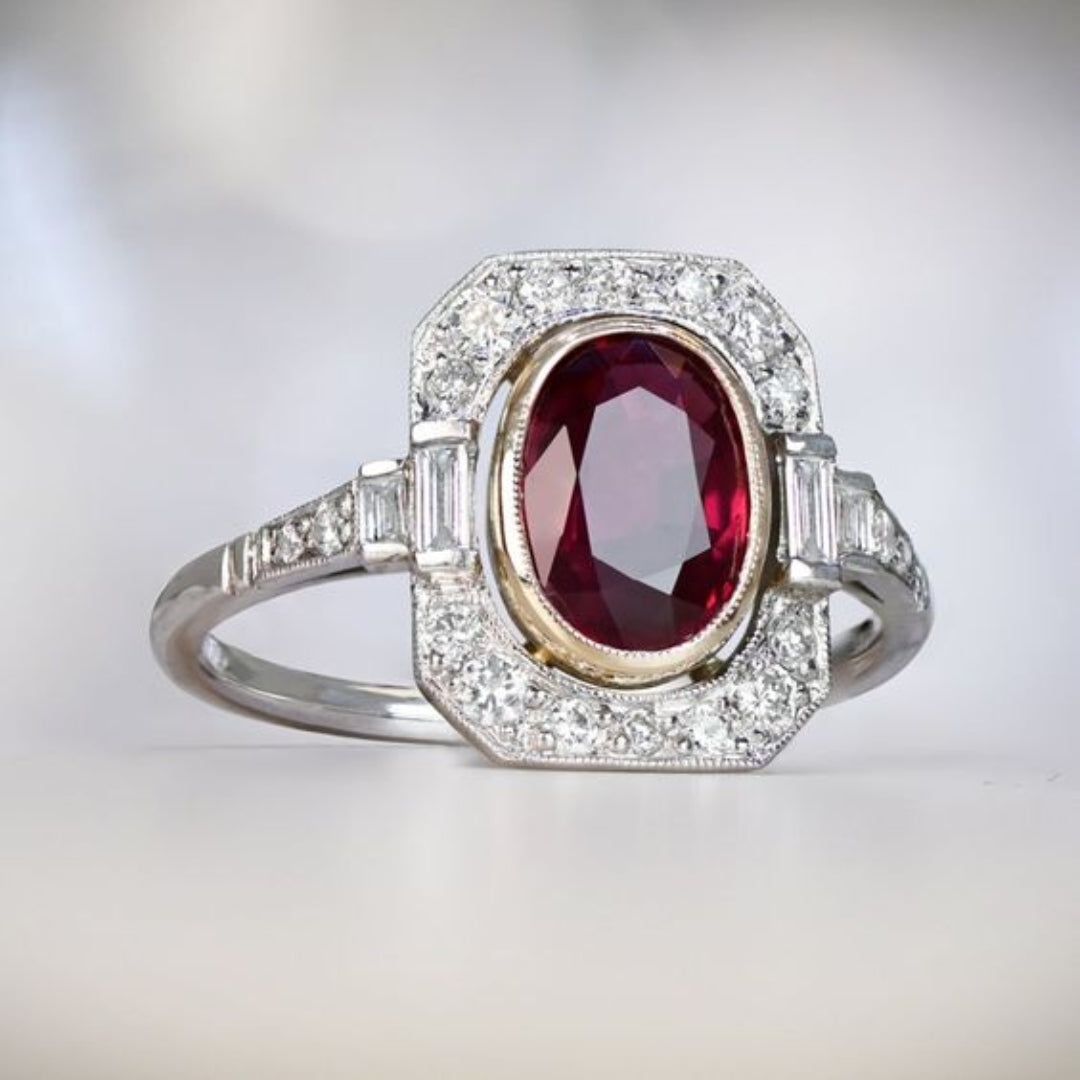 Anillo vintage de plata con circonita roja
