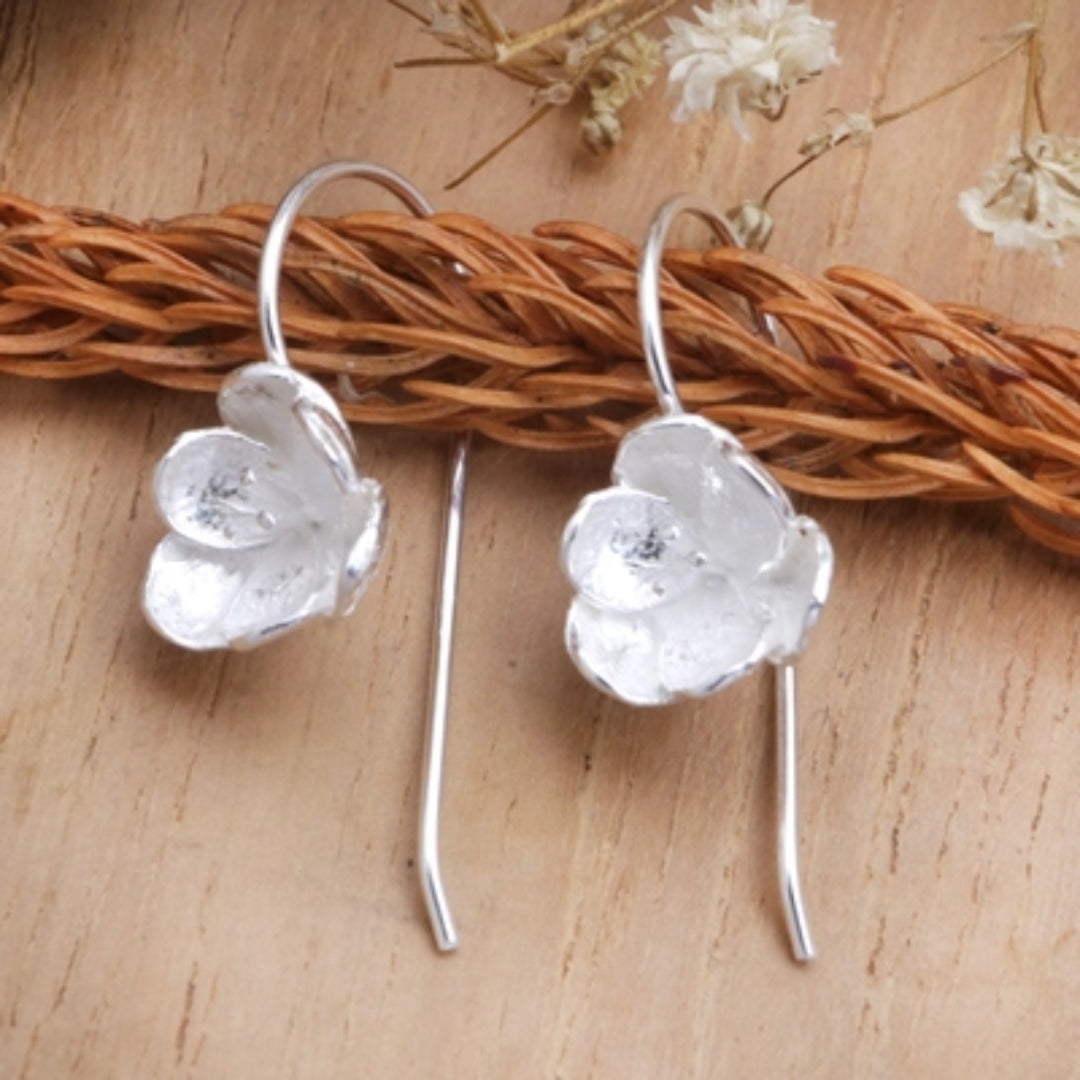 Pendientes vintage de flores bañados en plata