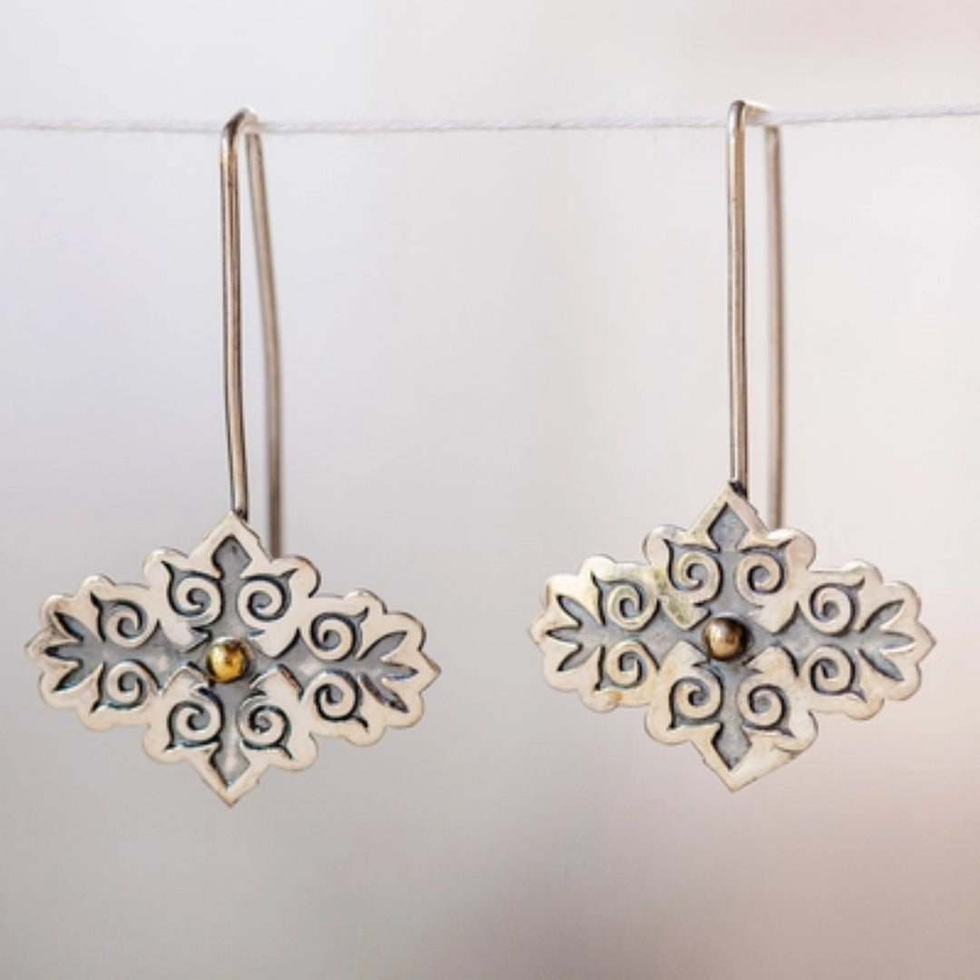 Boucles d'oreilles vintage plaquées argent avec incrustation de pierre dorée
