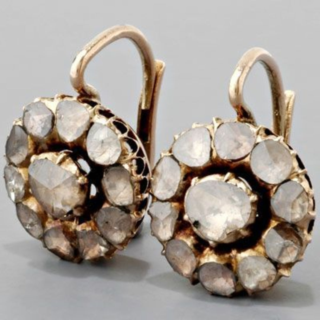 Boucles d'oreilles vintage arrondies incrustées de pierres blanches