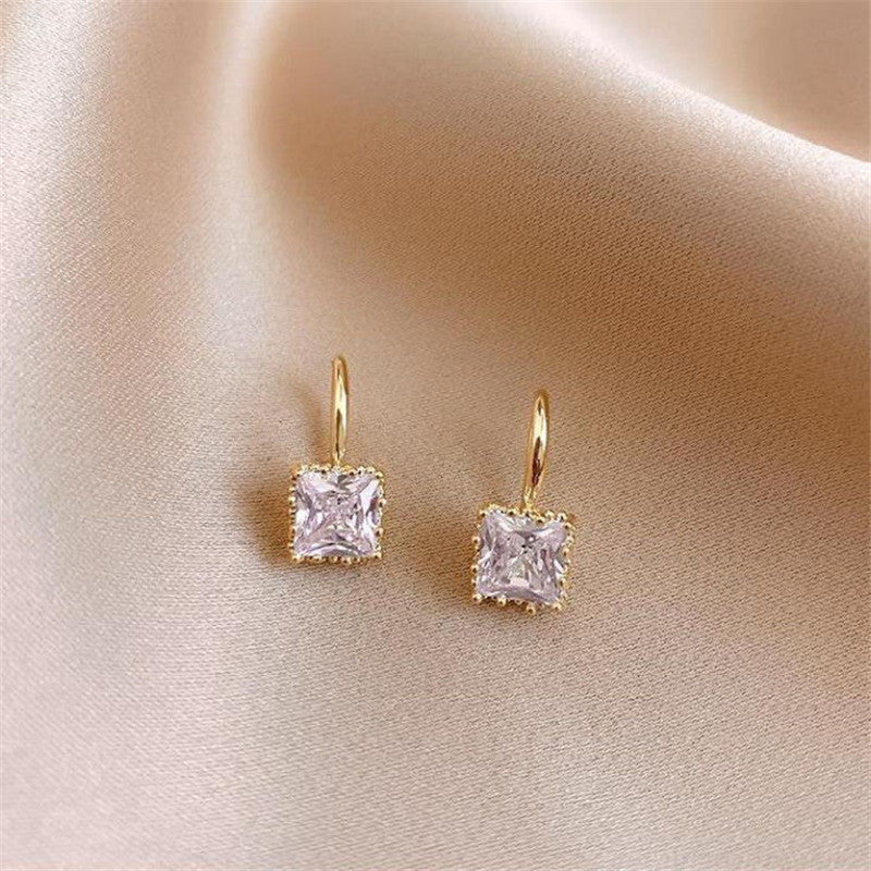 Boucles d'oreilles en or avec zircon cubique