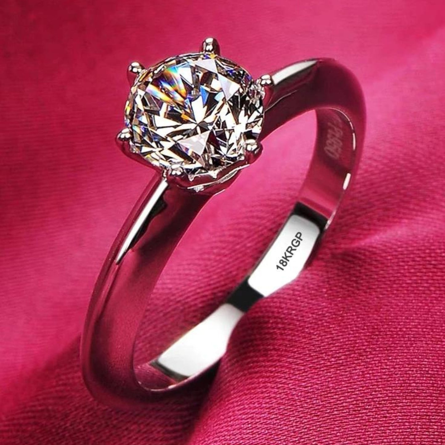 Bague en or 18 carats sertie de zirconiums