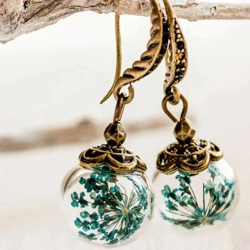 Pendientes vintage de flor verde en oro antiguo