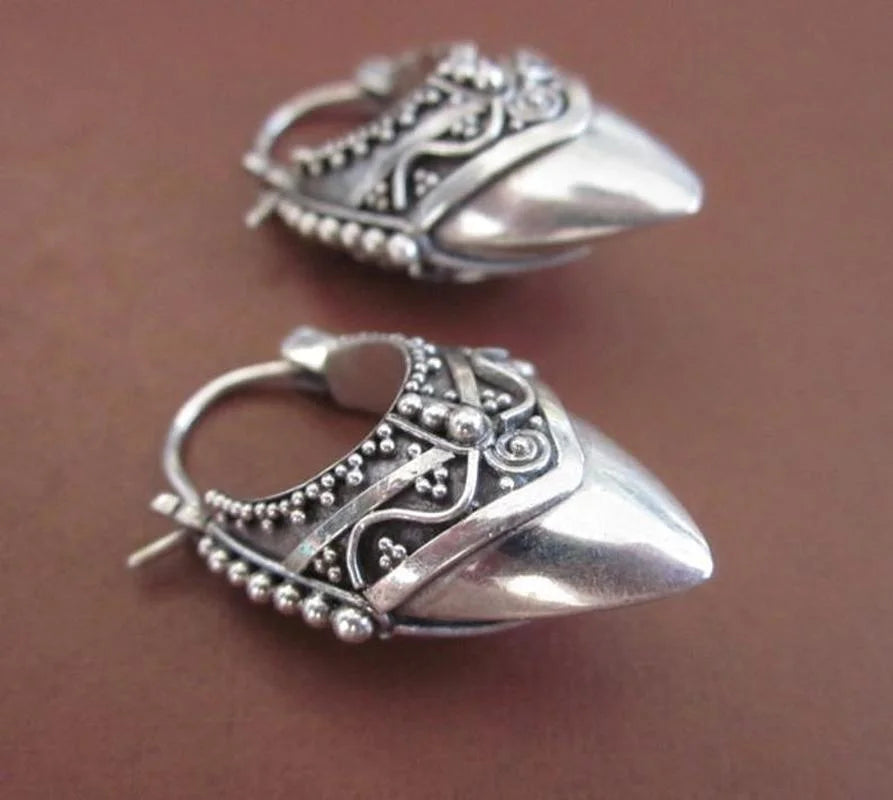 Pendientes de aro de plata góticos vintage