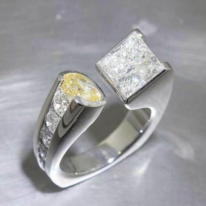 Bague vintage ouverte en argent et zircone