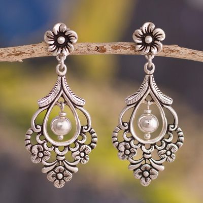 Pendientes vintage de perlas y flores colgantes