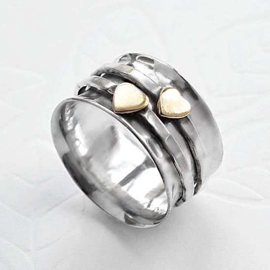 Anillo vintage de plata con corazón dorado