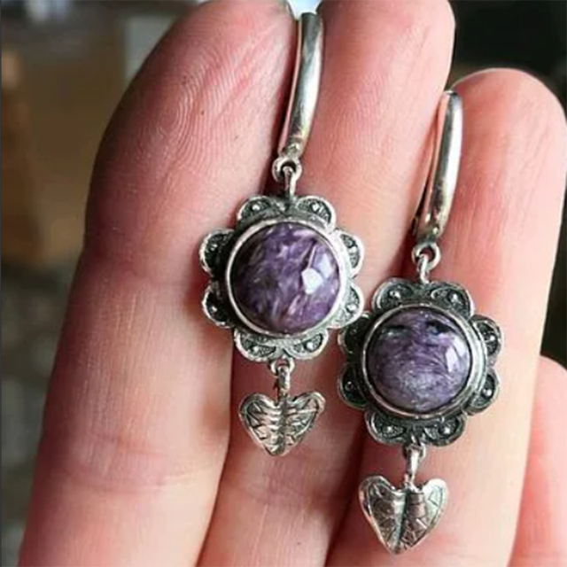 Pendientes vintage con piedras moradas