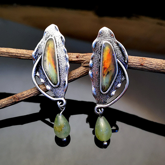 Pendientes vintage de piedra verde cósmica