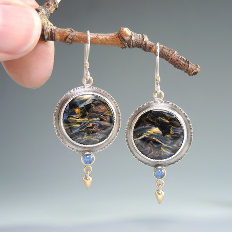 Pendientes vintage de piedra oscura