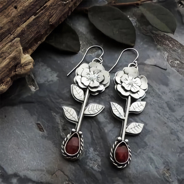 Boucles d'oreilles vintage en argent et cristal rose rouge