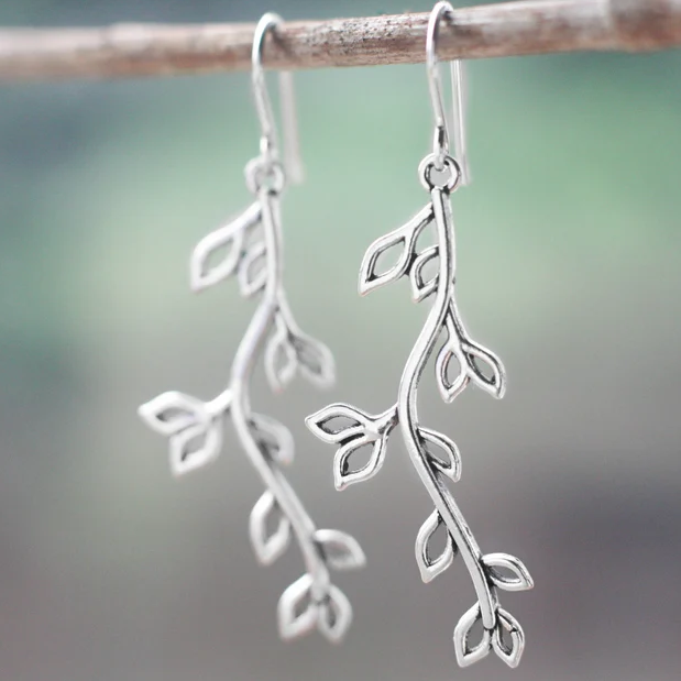 Pendientes vintage de plata con ramas colgantes