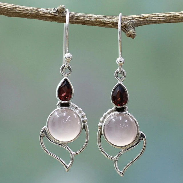 Boucles d'oreilles vintage en cristal rouge et pierre de lune