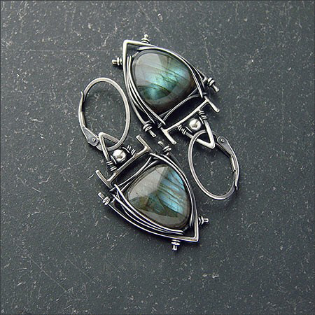 Pendientes vintage de piedra verdosa