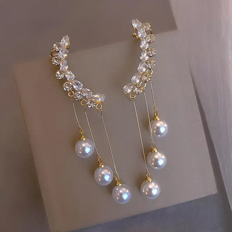 Elegantes pendientes colgantes de perlas