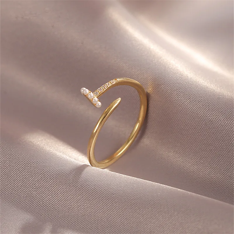 Elegante anillo de perla ajustable