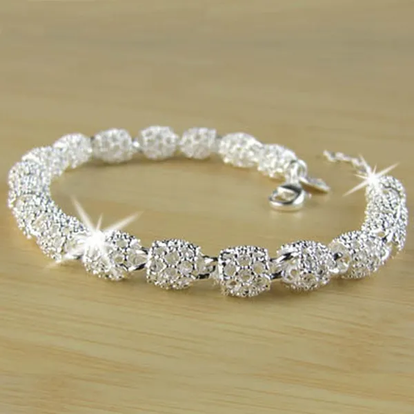 Elegante pulsera de plata brillante