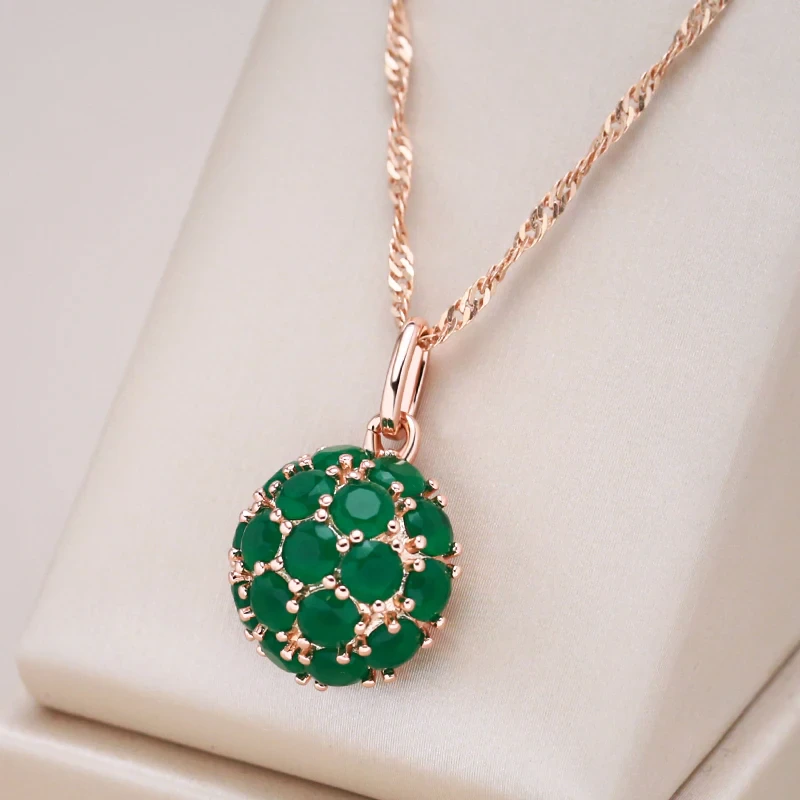 Collier élégant en cristal vert incrusté