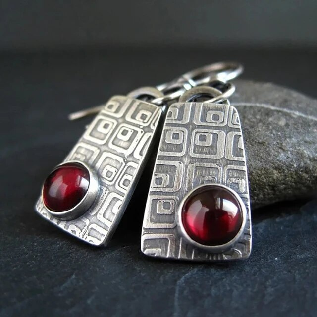 Boucles d'oreilles rectangulaires vintage en cristal rouge