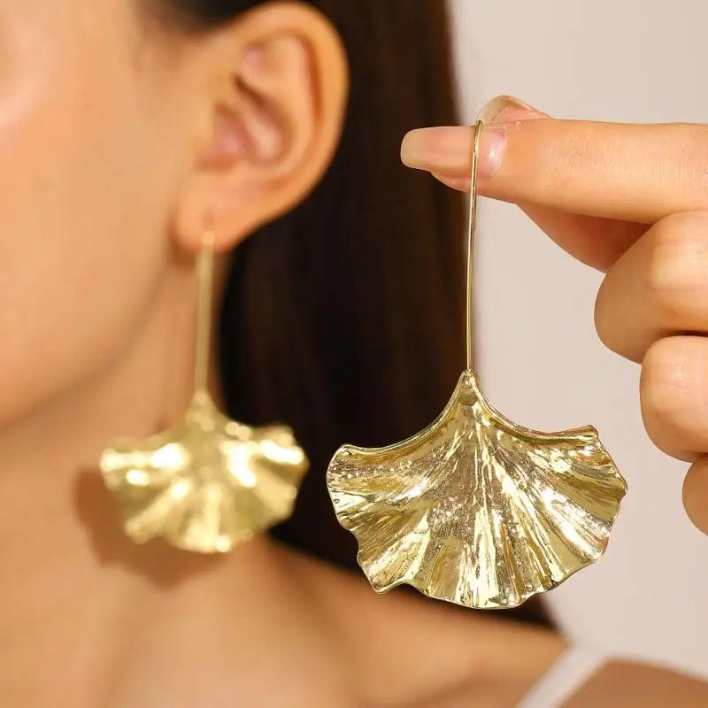 Boucles d'oreilles vintage en pétales dorés