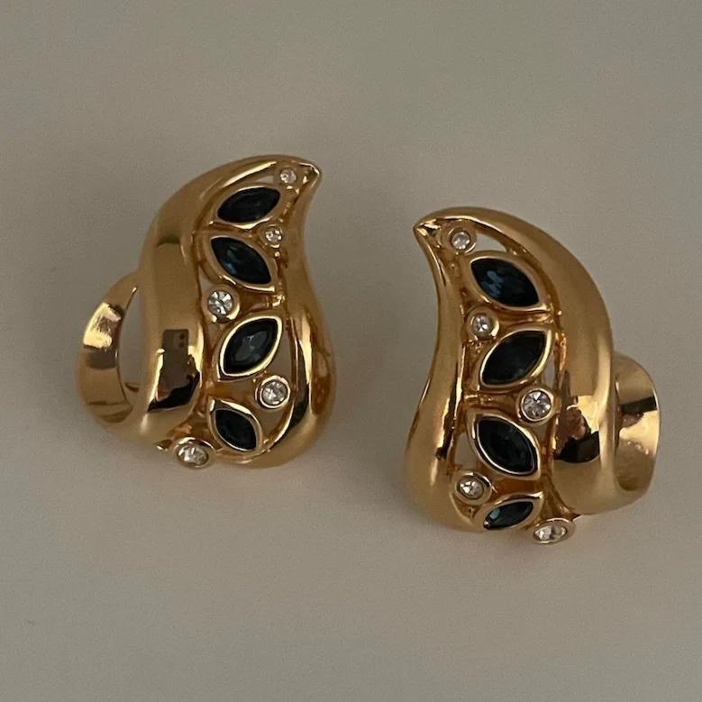 Boucles d'oreilles vintage incrustées de cristal noir et de zirconium