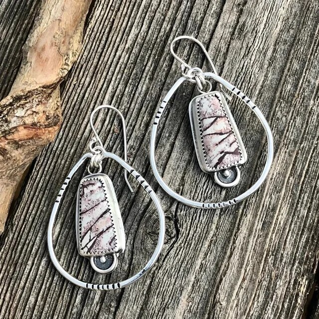 Boucles d'oreilles vintage créatives en pierres sculptées