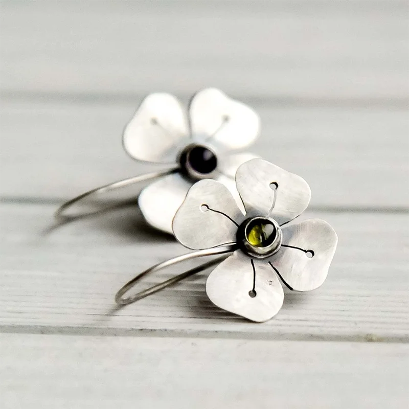 Boucles d'oreilles vintage en cristal vert incrusté, motif fleur