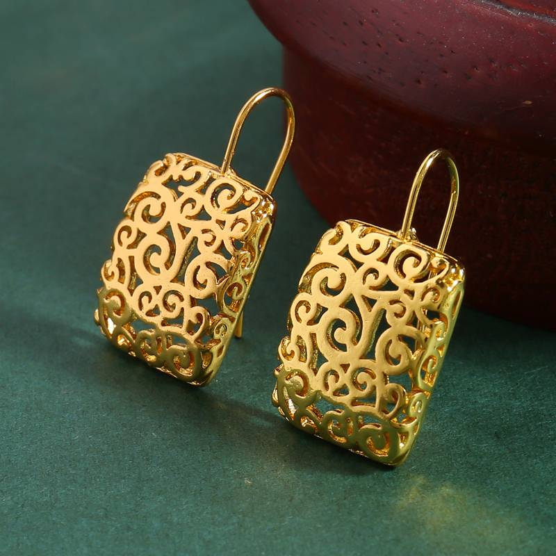 Boucles d'oreilles carrées vintage dorées ajourées