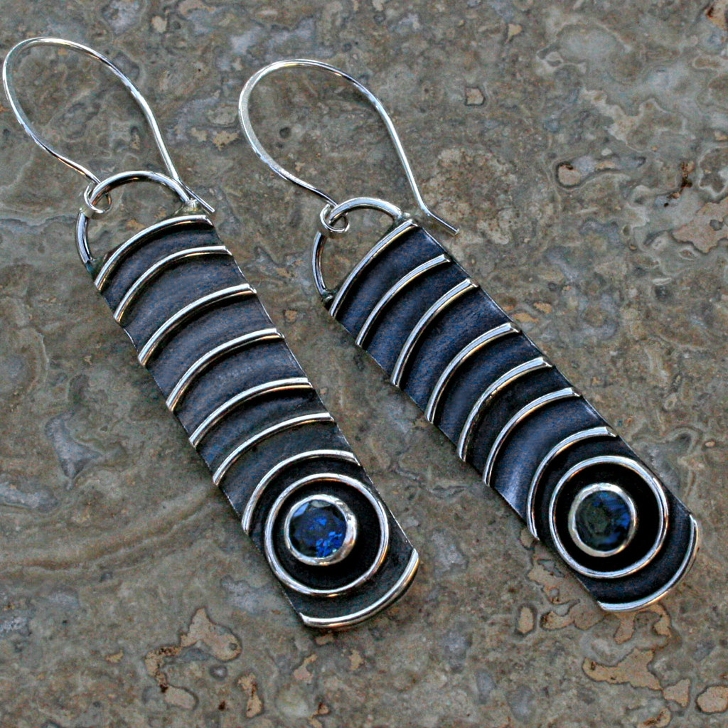 Pendientes vintage de plata con forma de laberinto de cristal