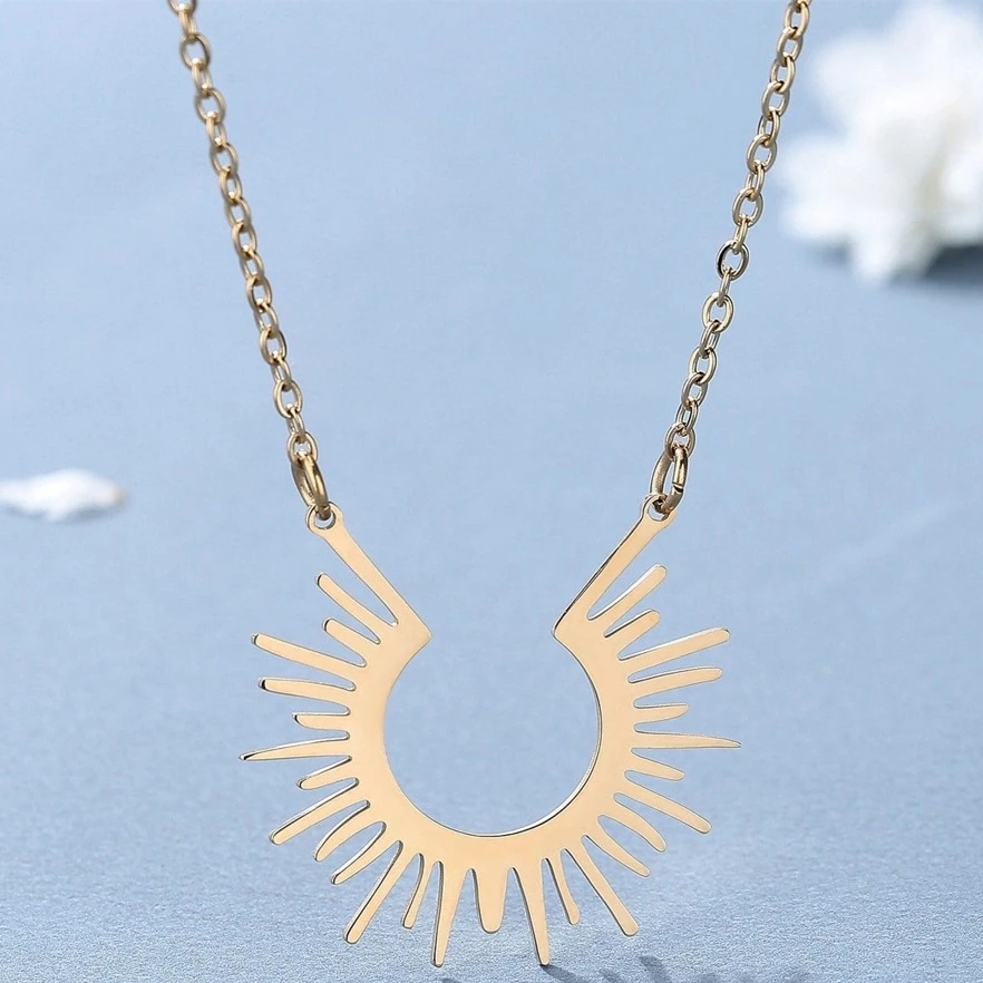 Collar solar vintage de oro