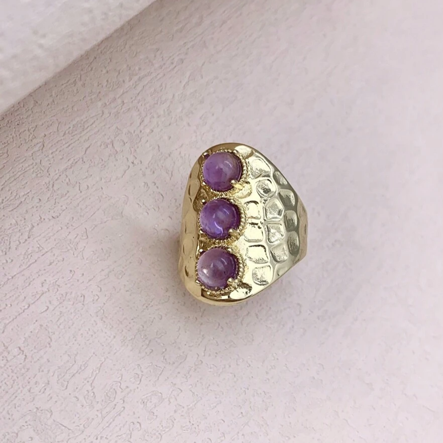 Anillo vintage de triple cristal morado