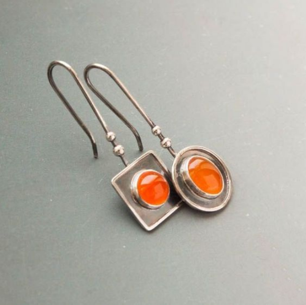 Pendientes colgantes de plata con piedras naranjas vintage