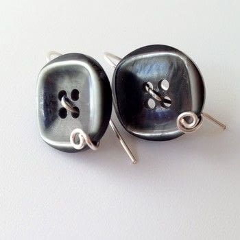 Pendientes vintage de botón negro redondeado
