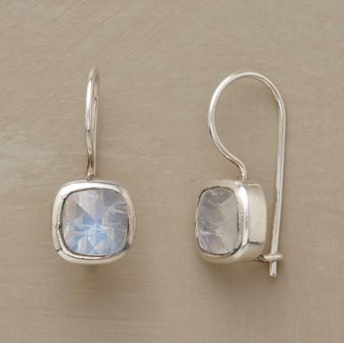 Pendientes cúbicos de piedra lunar vintage