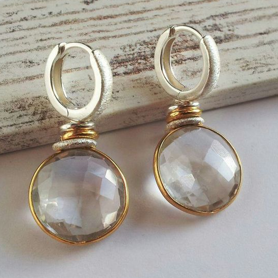 Boucles d'oreilles vintage en verre blanc et or