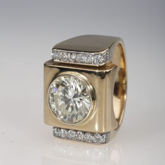 Anillo de sello vintage dorado brillante