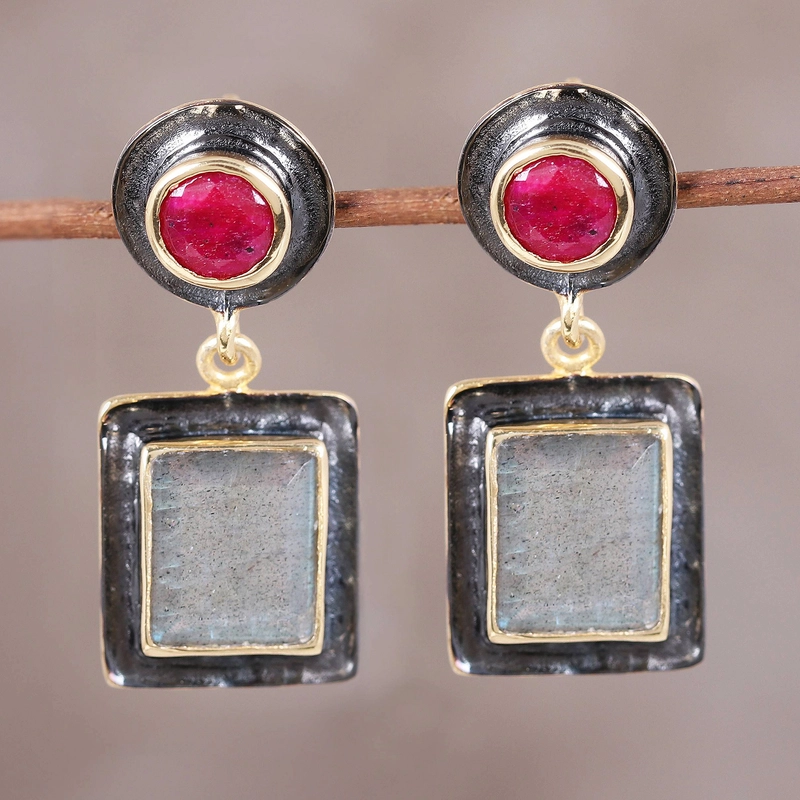 Pendientes vintage de piedra roja cuadrada