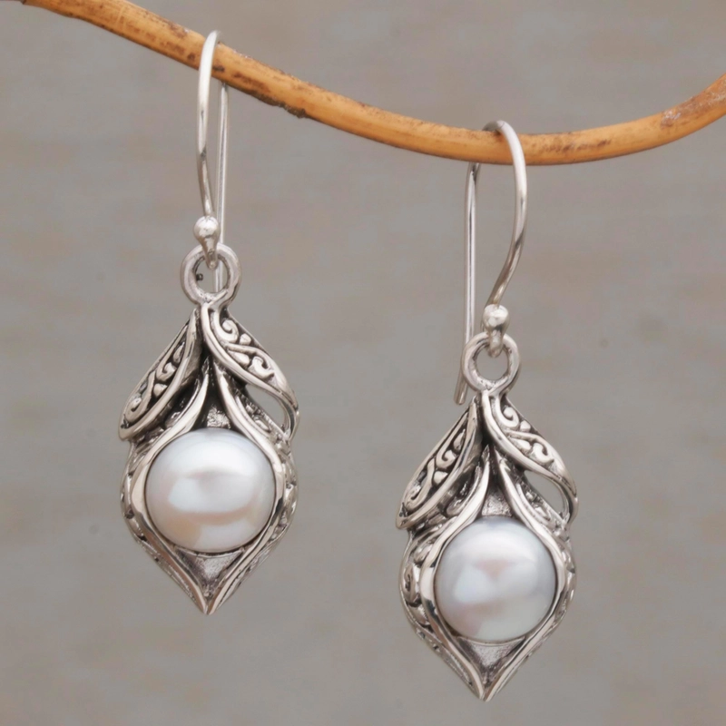 Pendientes vintage de plata con perlas colgantes