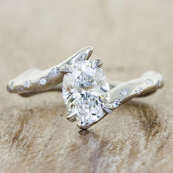 Anillo vintage de plata con cristales