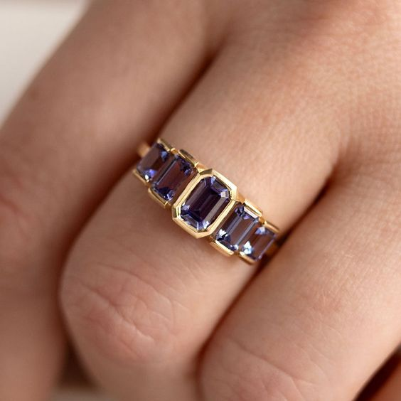 Anillo vintage de cristal morado