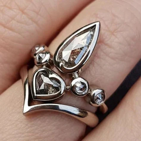 Anillo vintage de plata con cristales ovalados