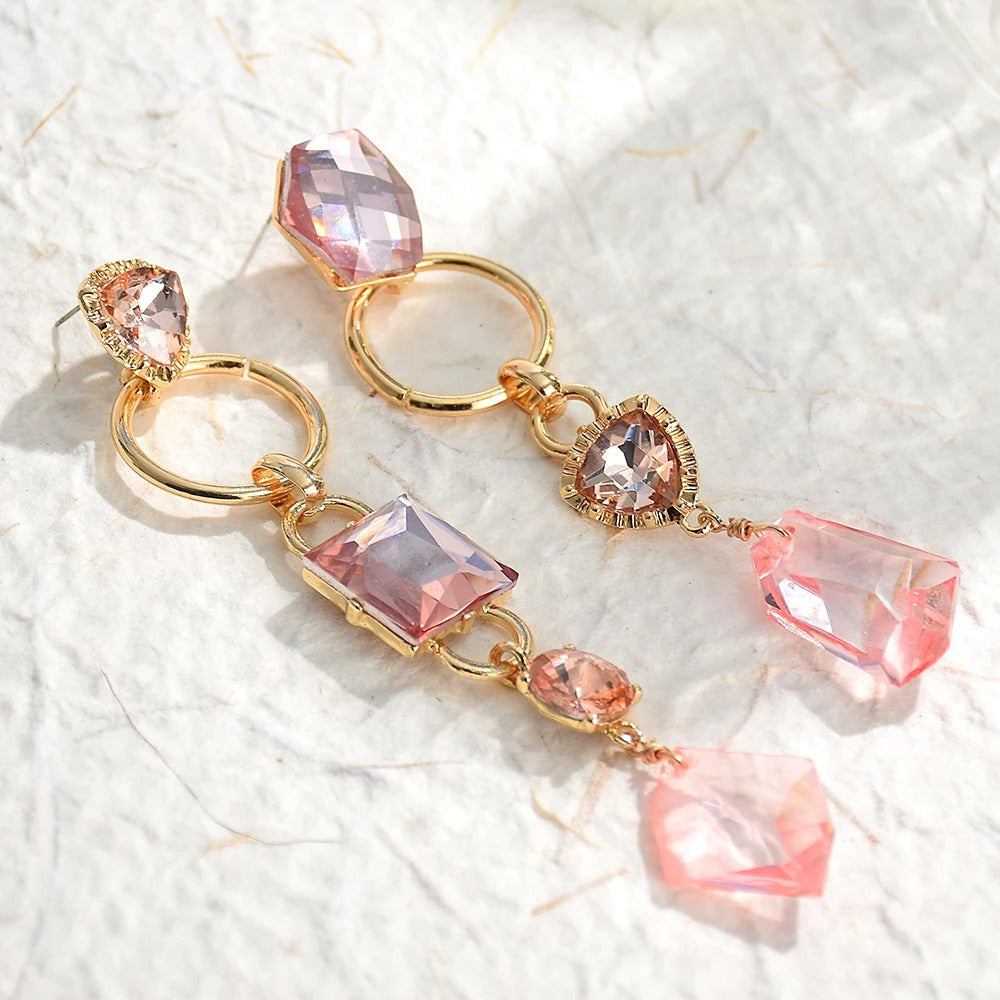 Pendientes colgantes vintage dorados con piedras preciosas rosas