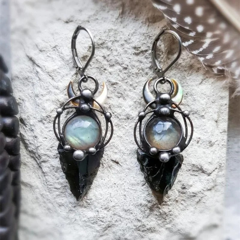 Pendientes vintage de piedras preciosas con eclipse lunar