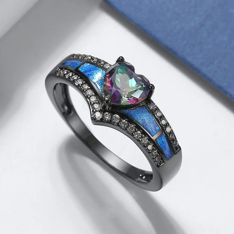 Bague en émail bleu et pierre précieuse en forme de cœur noir