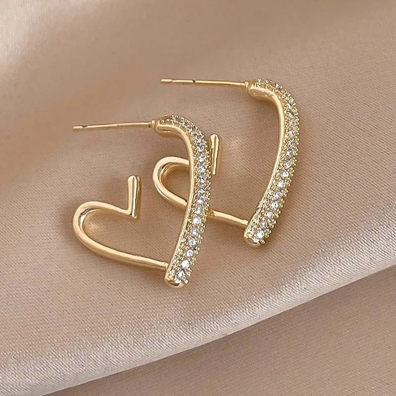 Pendientes de aro con corazón de cristal pavé dorado